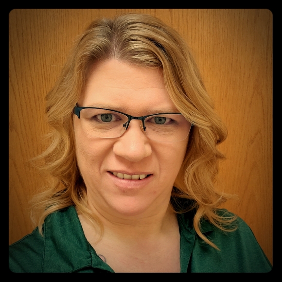 Meet your Posher, Tracy - Picture 1 of 1